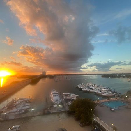 Panoramic Luxurious Waterfront One Bedroom Apartment With Miami Skyline View Free Parking 5Min Drive To Маями Бийч Екстериор снимка