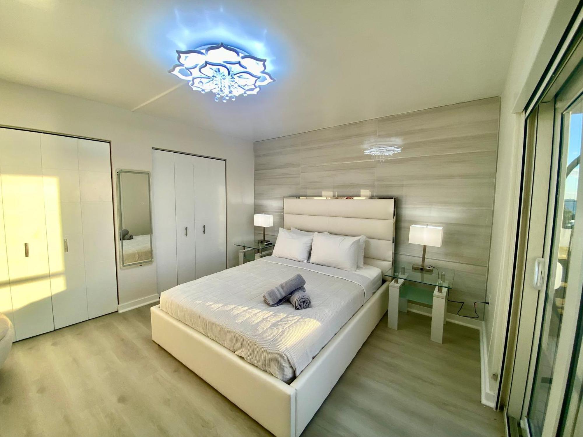 Panoramic Luxurious Waterfront One Bedroom Apartment With Miami Skyline View Free Parking 5Min Drive To Маями Бийч Екстериор снимка